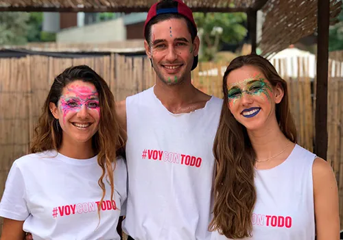 trabajar como azafata en festivales