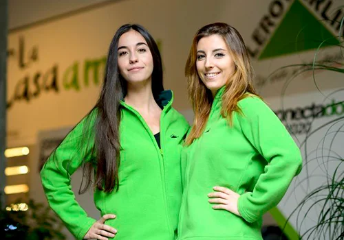 trabajar como azafata promotora