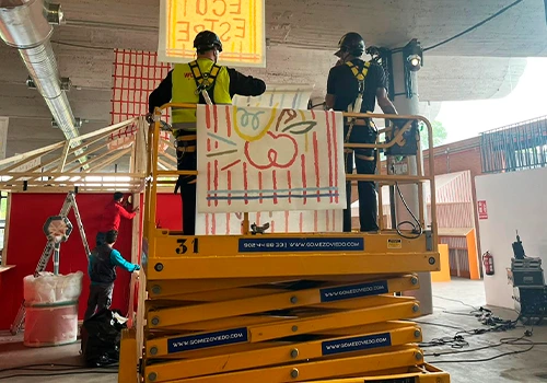 operario de plataforma elevadora
